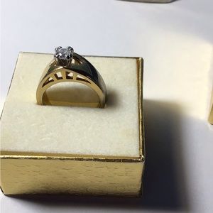 Beautiful vintage wedding ring